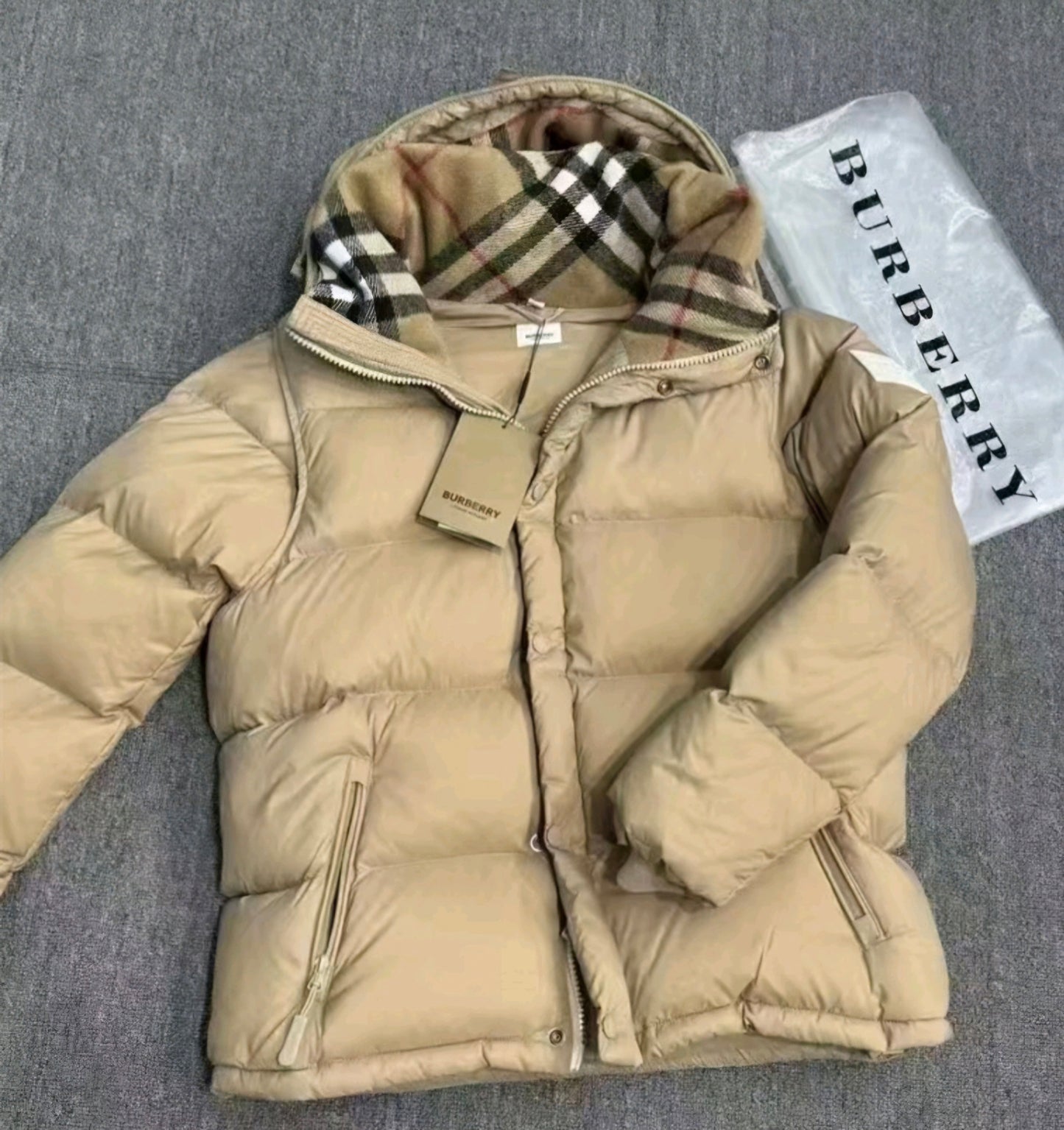 Burberry Doudoune Homme – Élégance, Confort et Style Premium